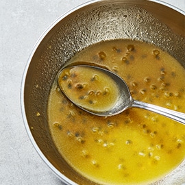 Passiefruit vinaigrette